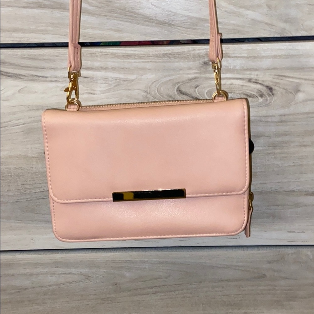 Pink detachable 2 in 1 purse with strap